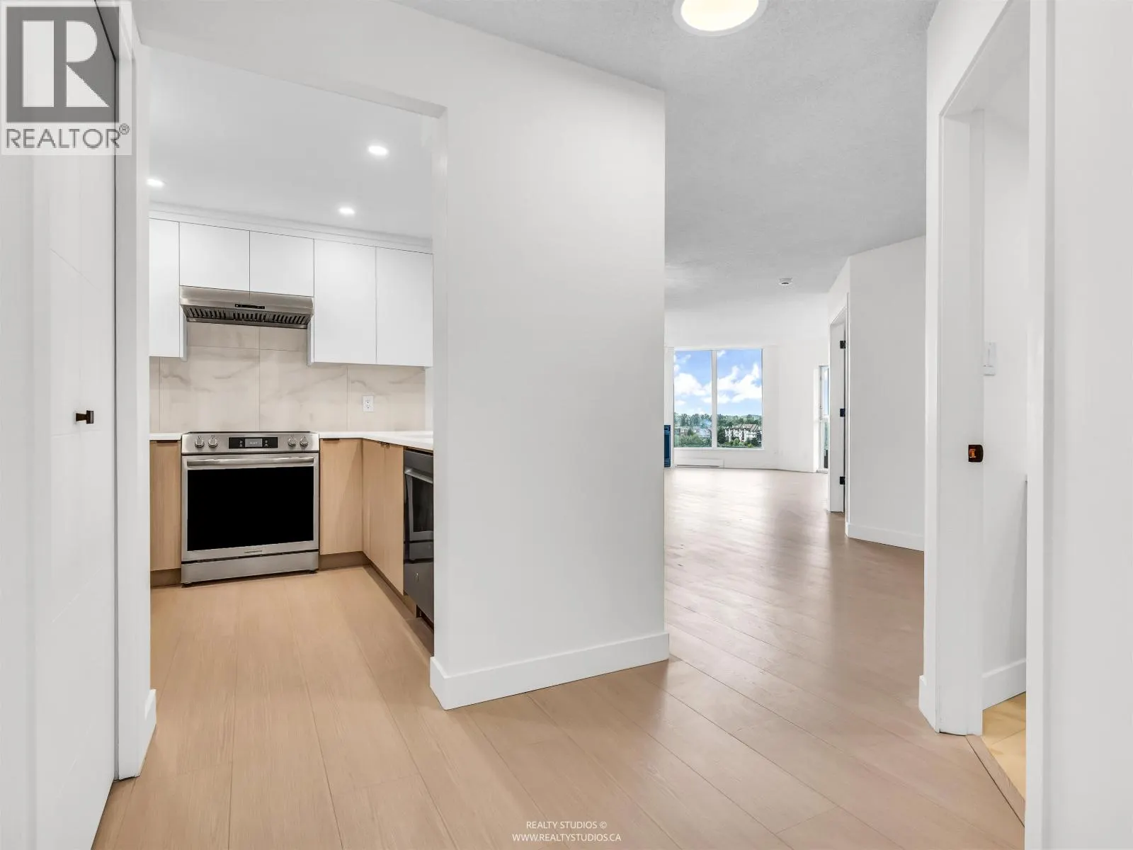 1003 1135 QUAYSIDE DRIVE