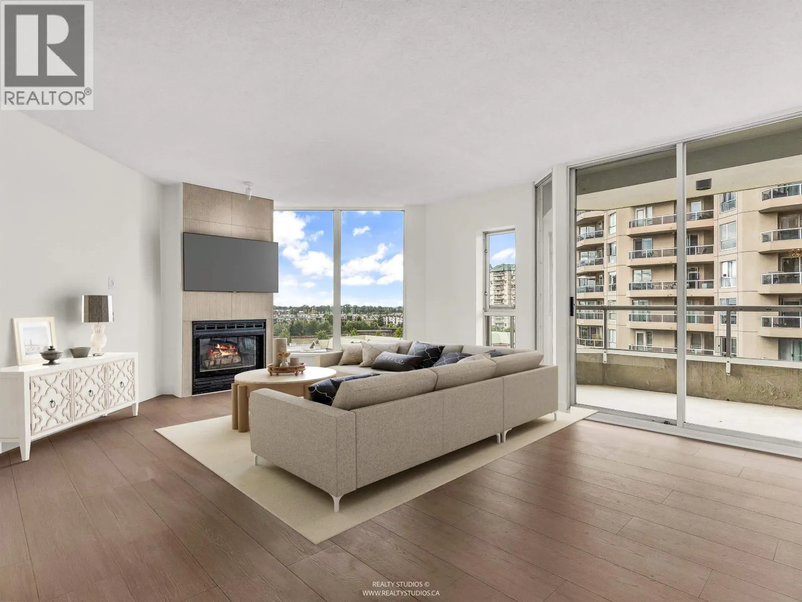 1003 1135 QUAYSIDE DRIVE