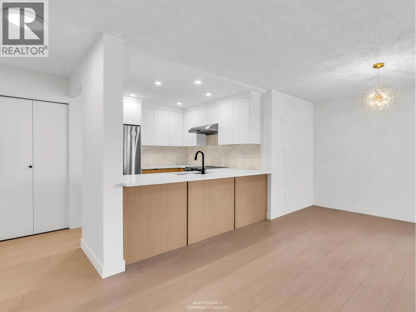 1003 1135 QUAYSIDE DRIVE