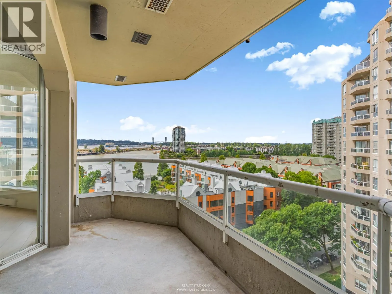 1003 1135 QUAYSIDE DRIVE