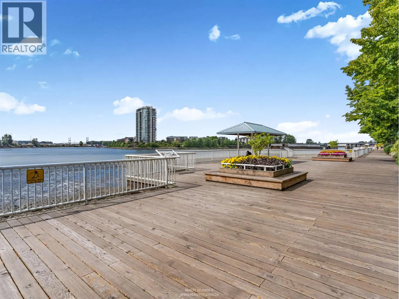 1003 1135 QUAYSIDE DRIVE