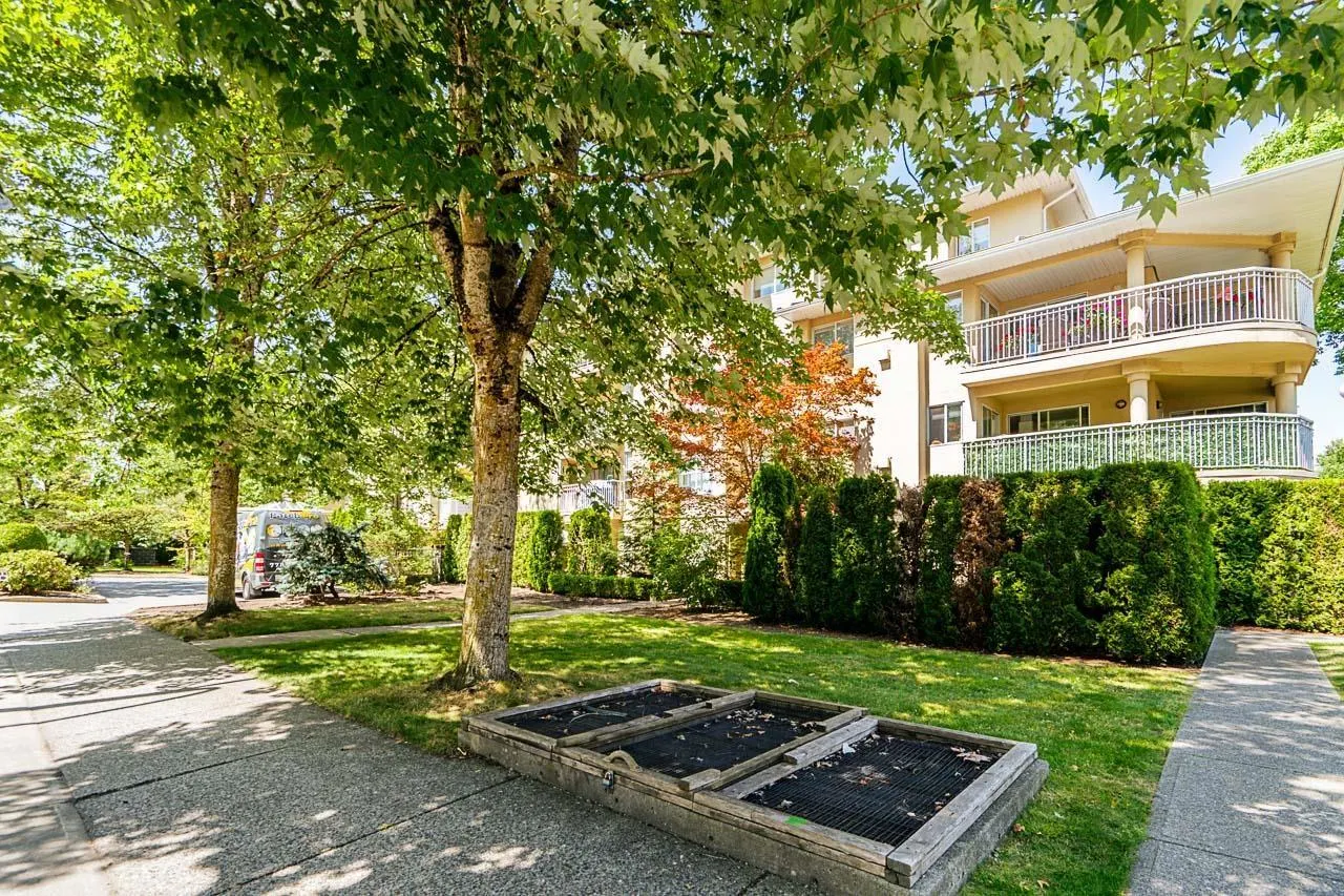 313 13727 74 AVENUE