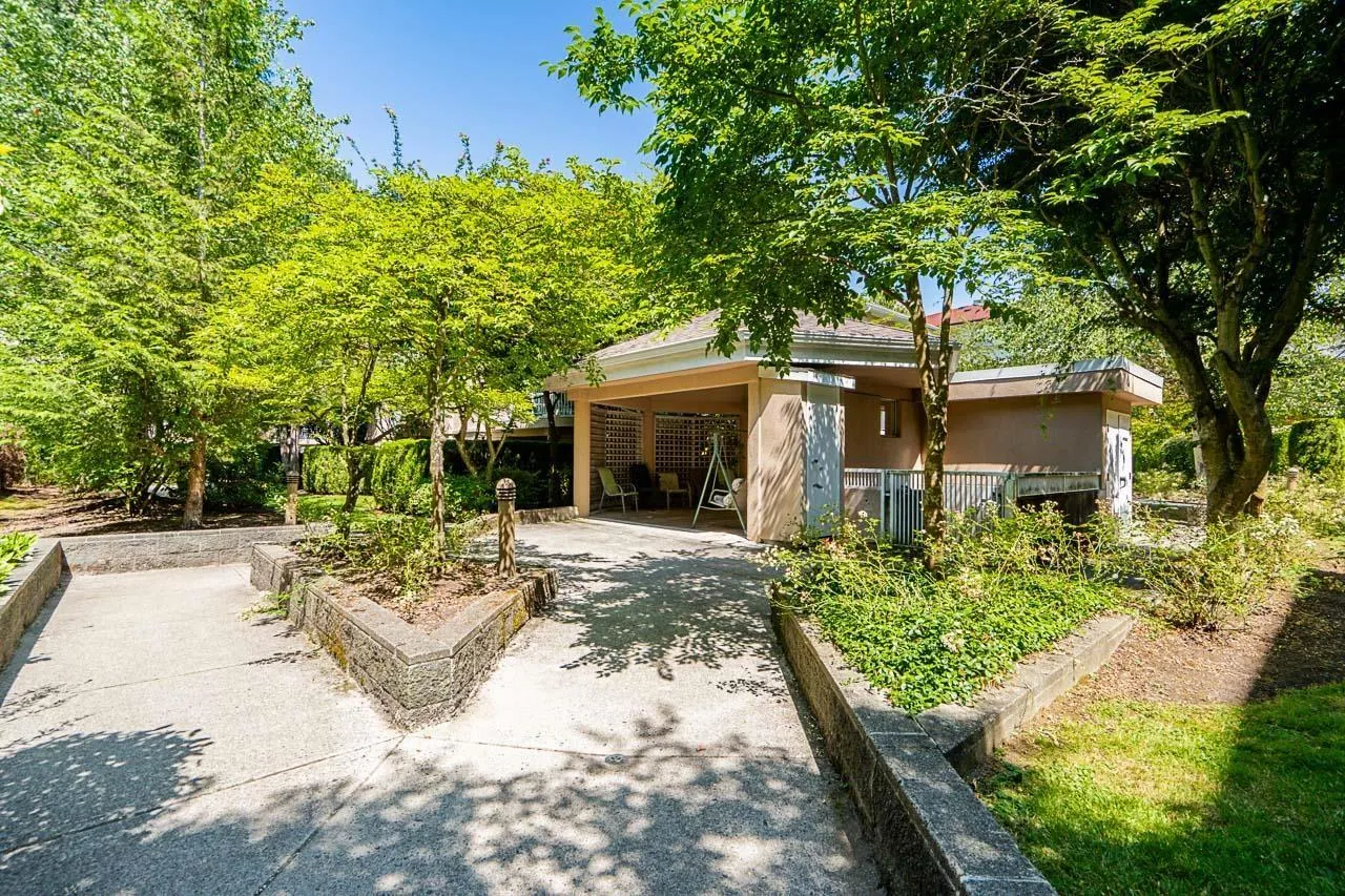 313 13727 74 AVENUE