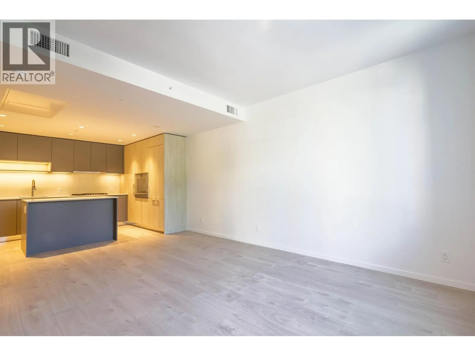 2 6788 MINORU BOULEVARD