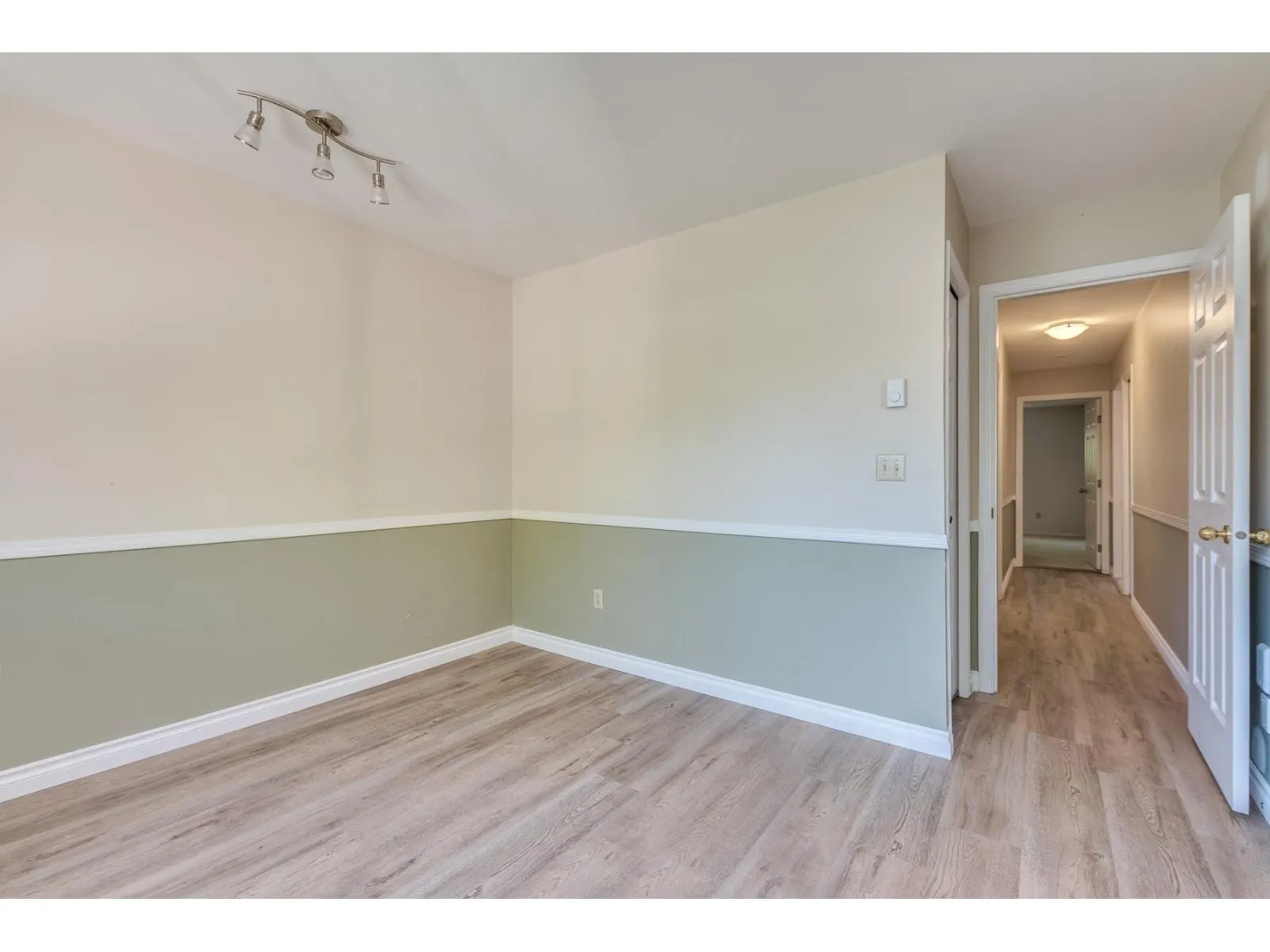 56 6467 197 STREET