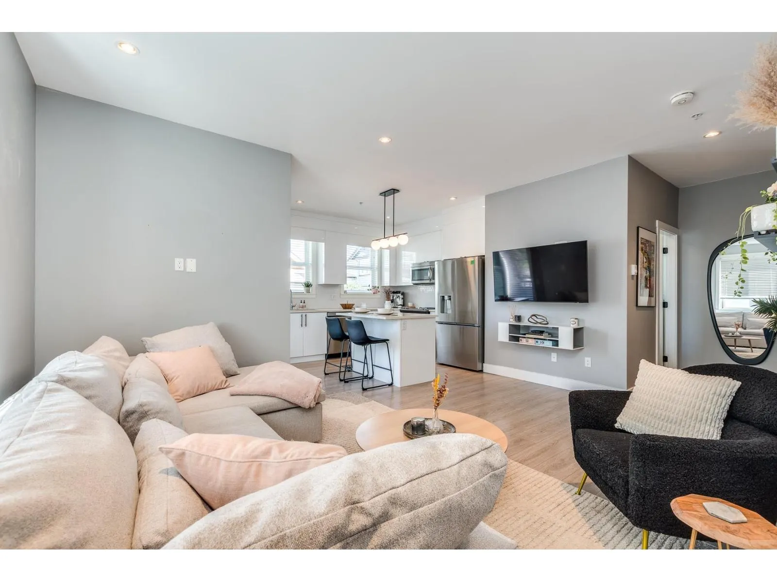 37 20856 76 AVENUE