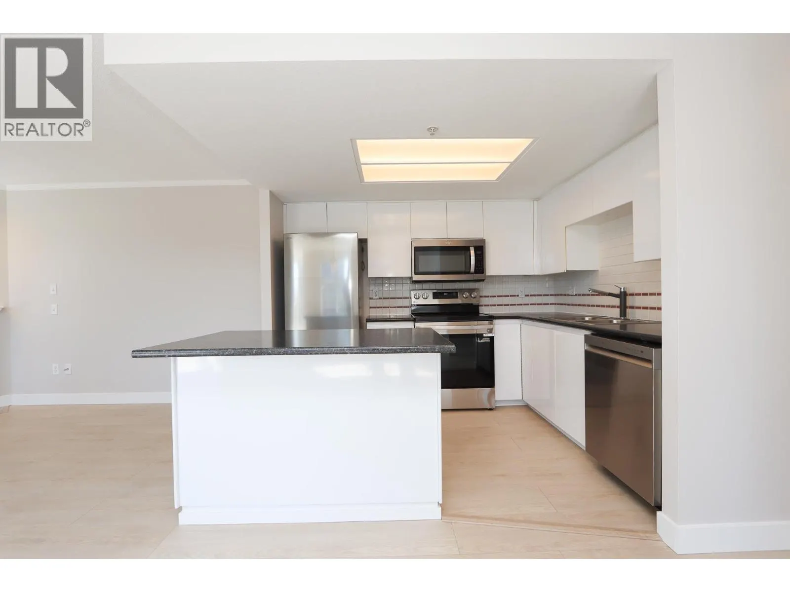 605 1255 MAIN STREET