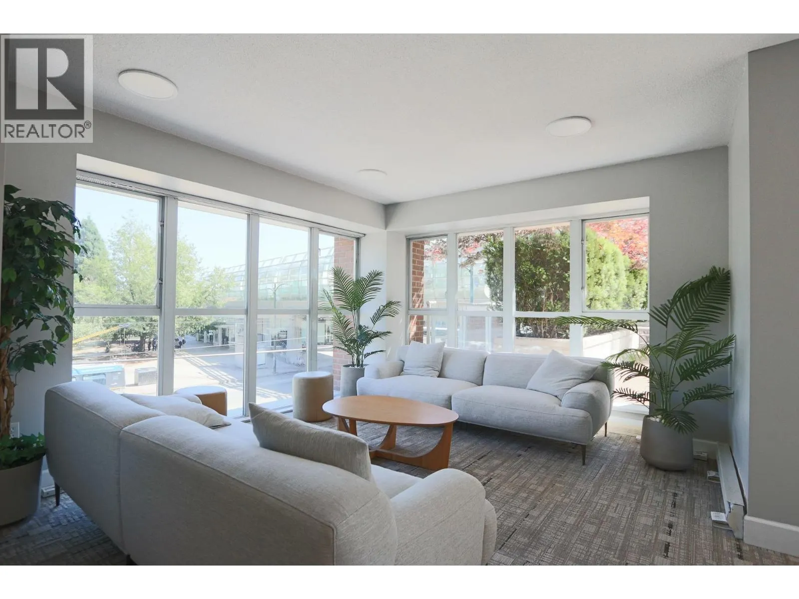 605 1255 MAIN STREET