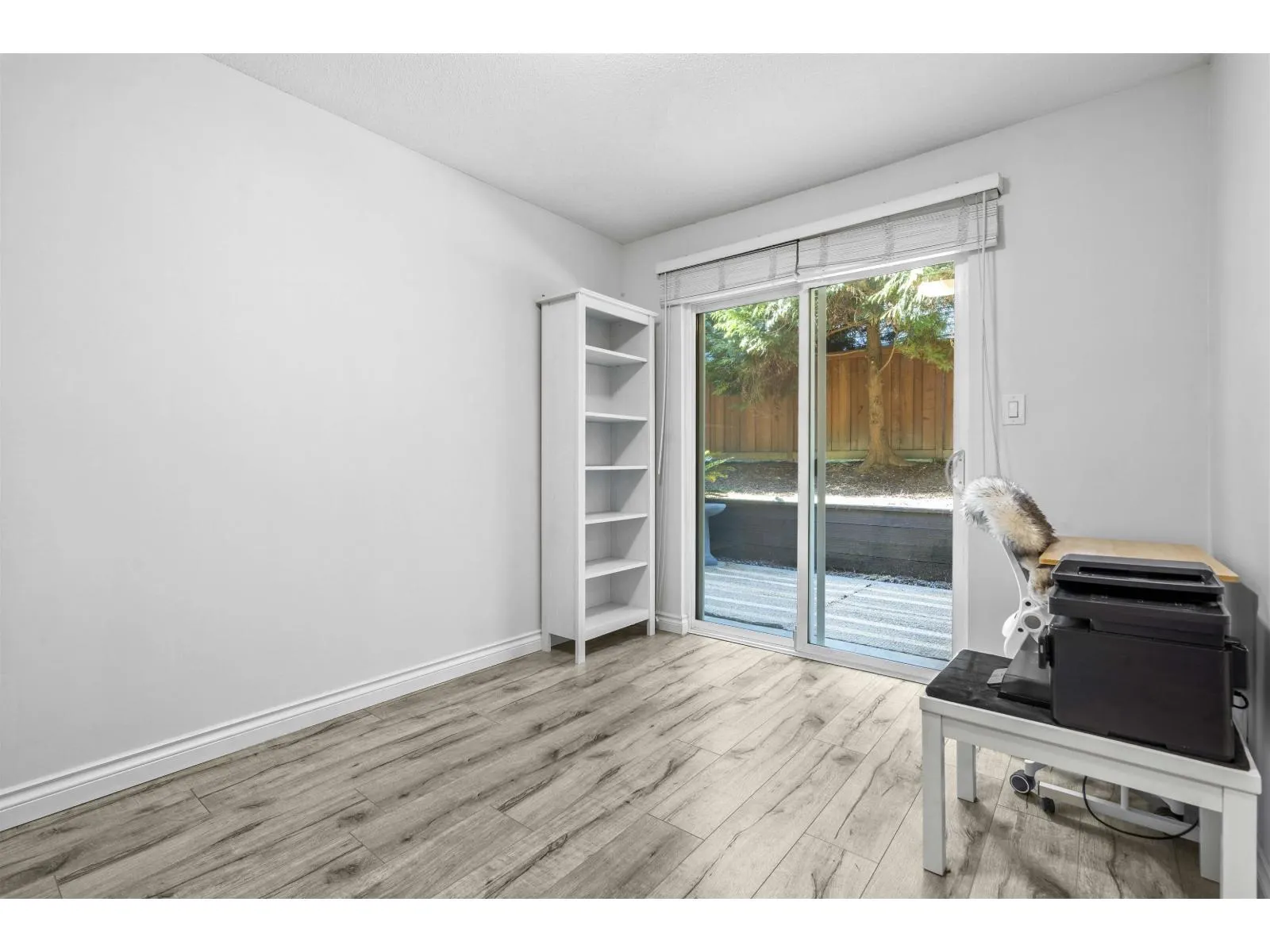 8 8892 208 STREET