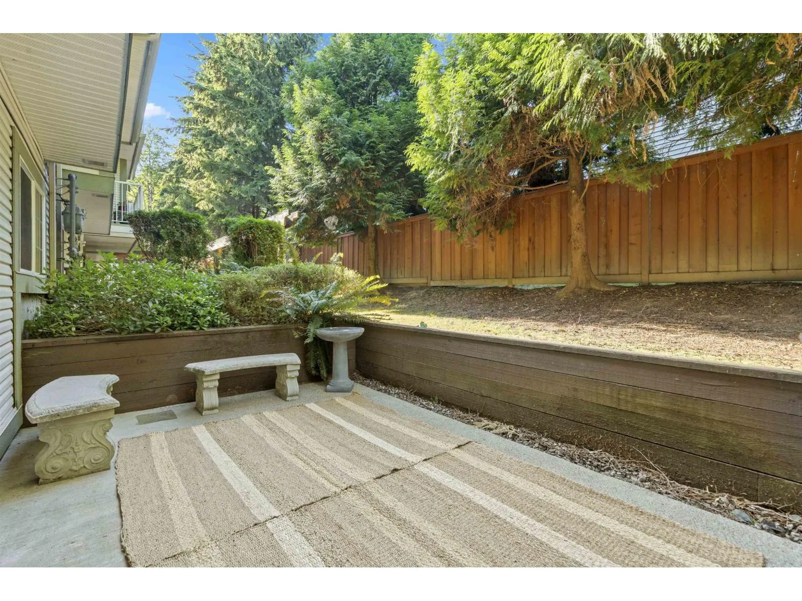 8 8892 208 STREET