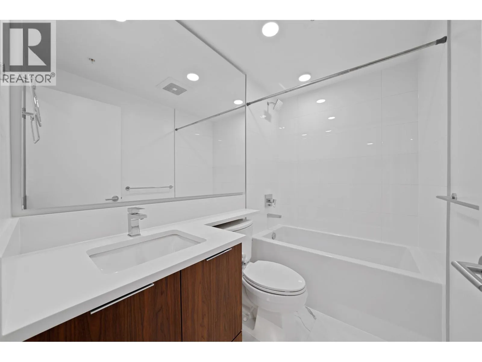 1601 7683 PARK CRESCENT