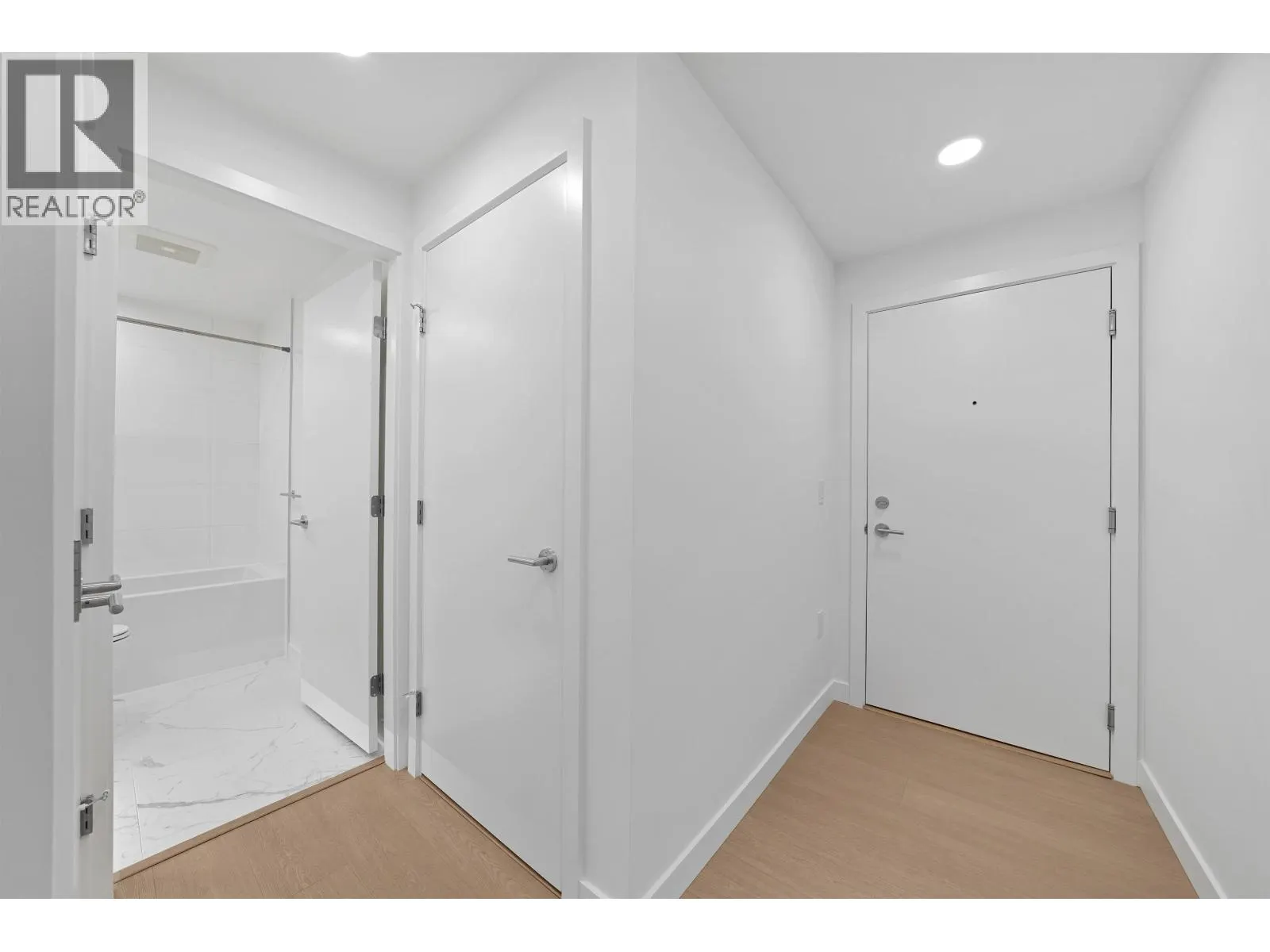 1601 7683 PARK CRESCENT