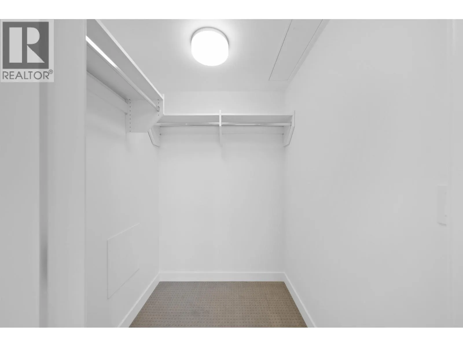 1601 7683 PARK CRESCENT