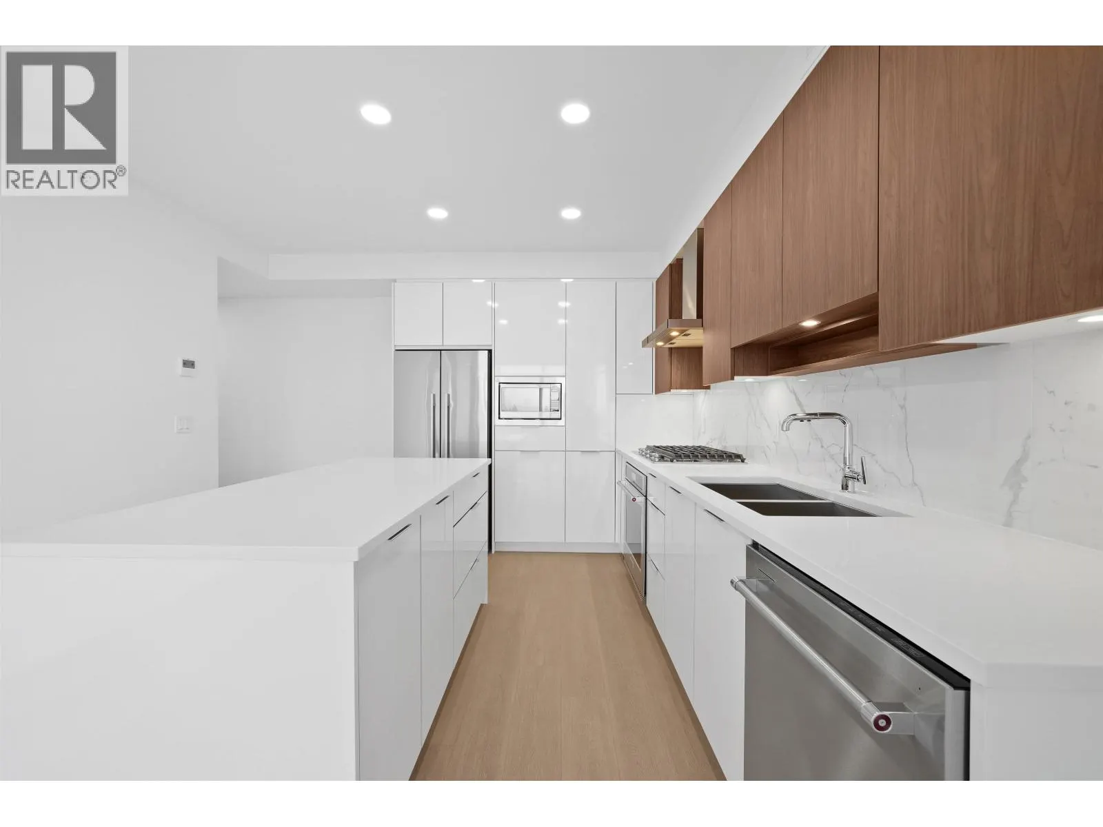 1601 7683 PARK CRESCENT