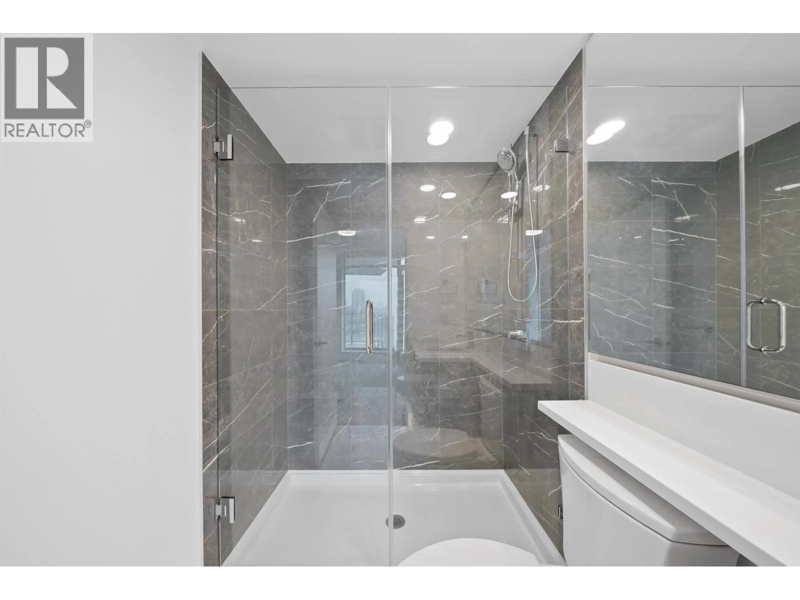 1601 7683 PARK CRESCENT