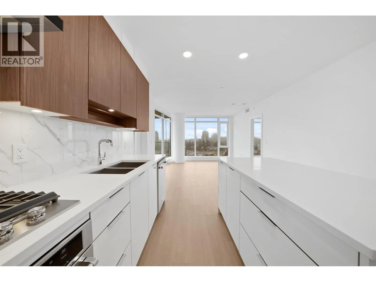 1601 7683 PARK CRESCENT