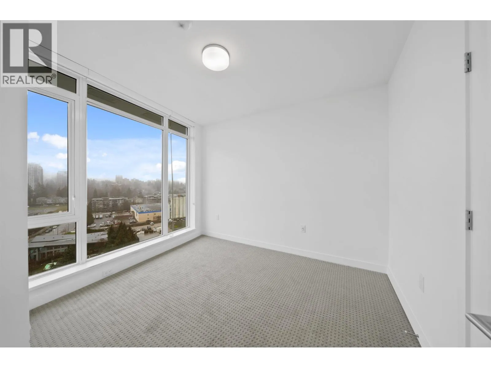 1601 7683 PARK CRESCENT