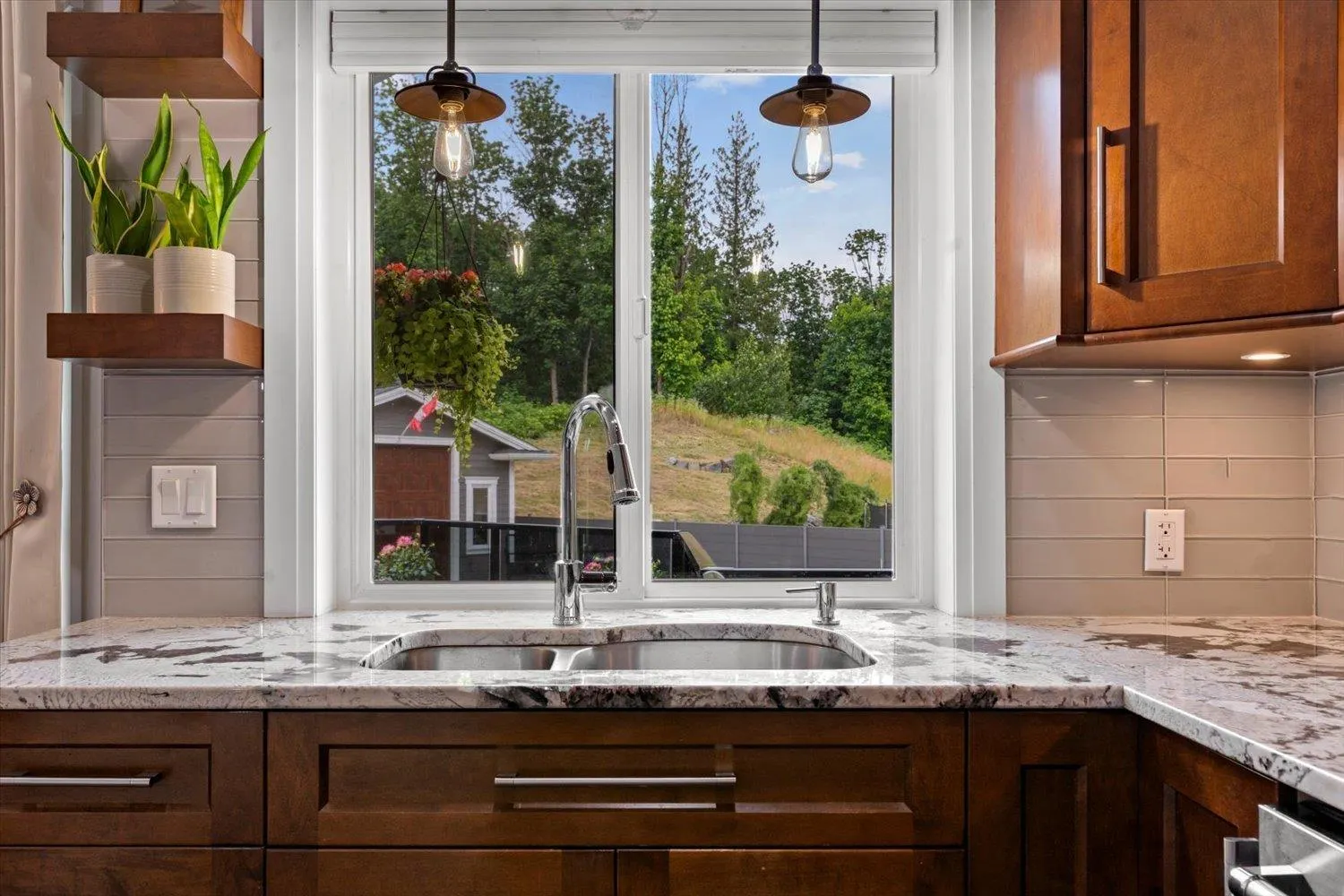 10457 WOODROSE PLACE|Popkum