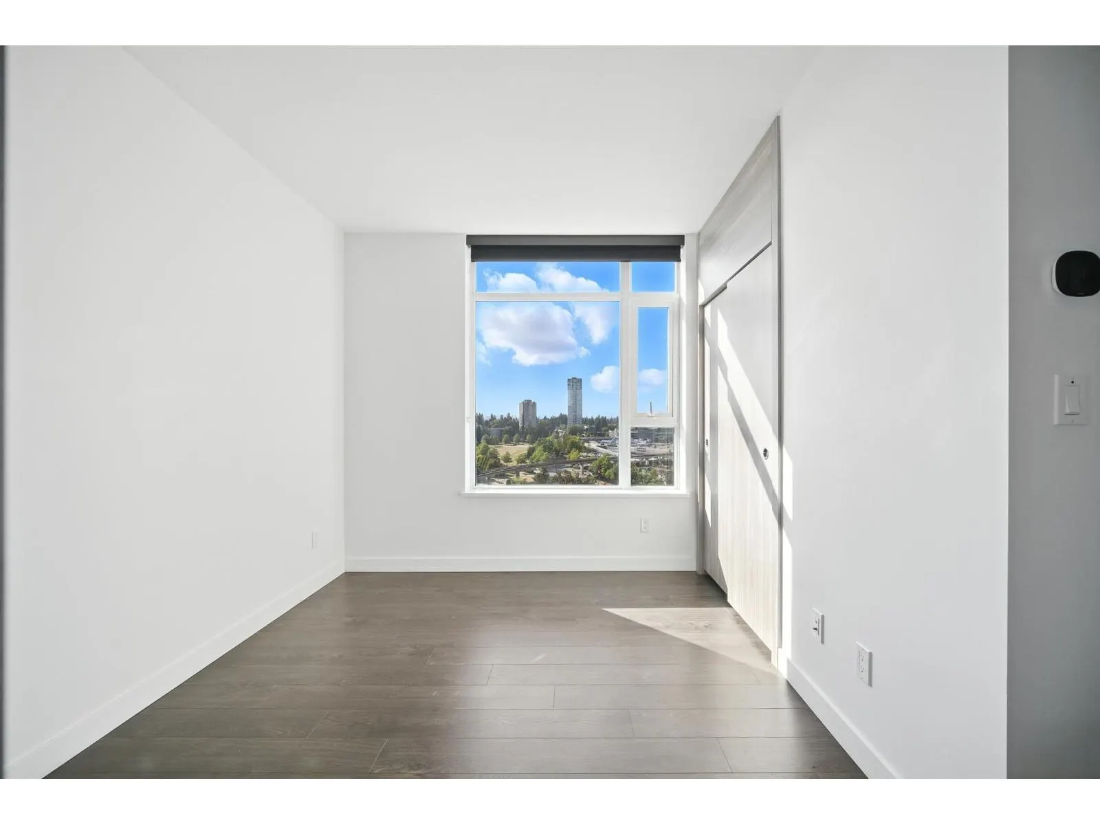 1504 9887 WHALLEY BOULEVARD