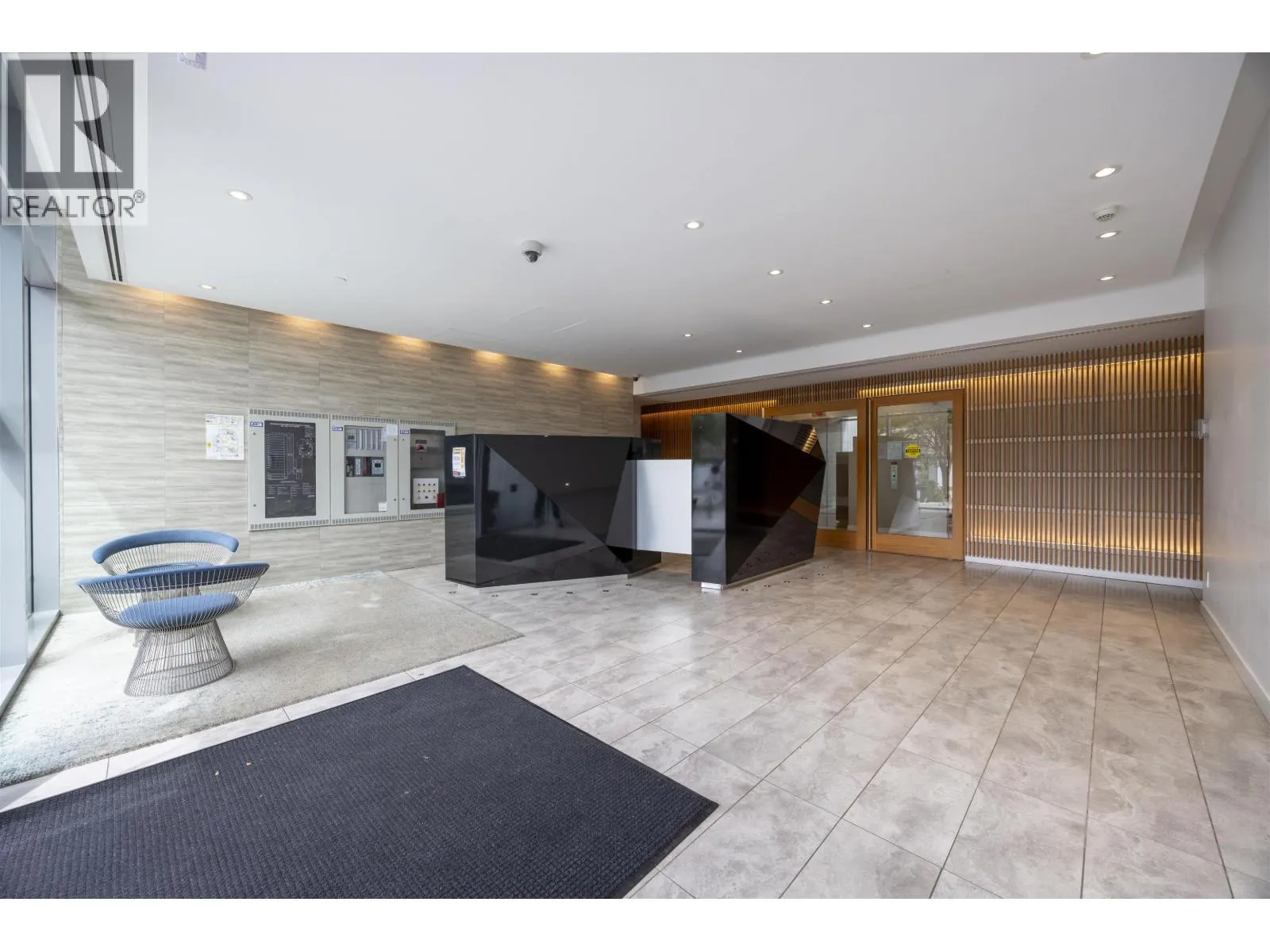 1709 2221 E 30 AVENUE