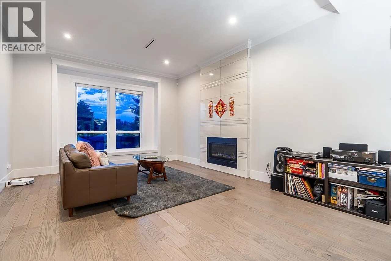 89 WARWICK AVENUE