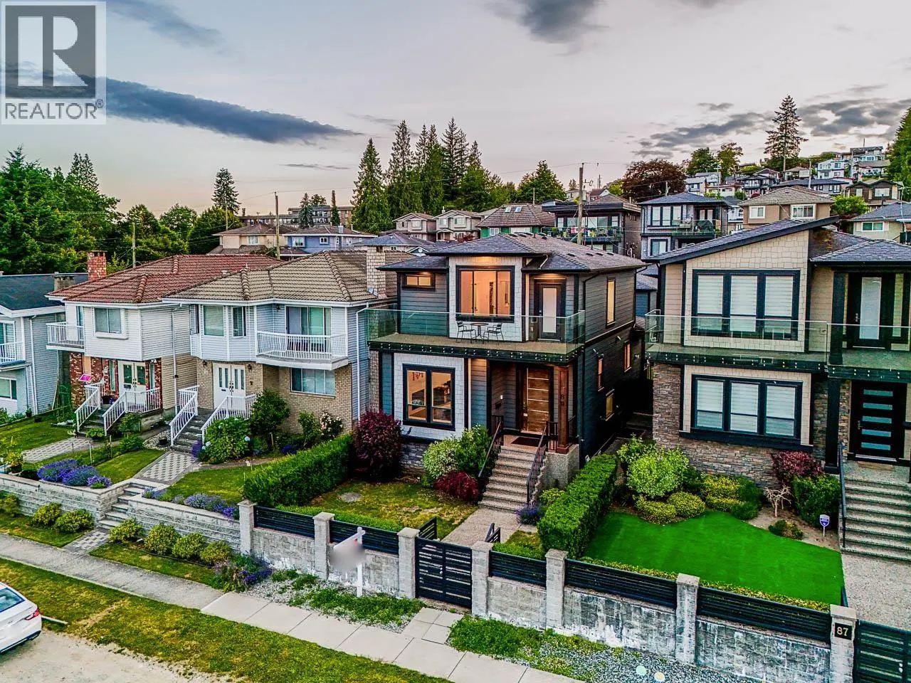 89 WARWICK AVENUE