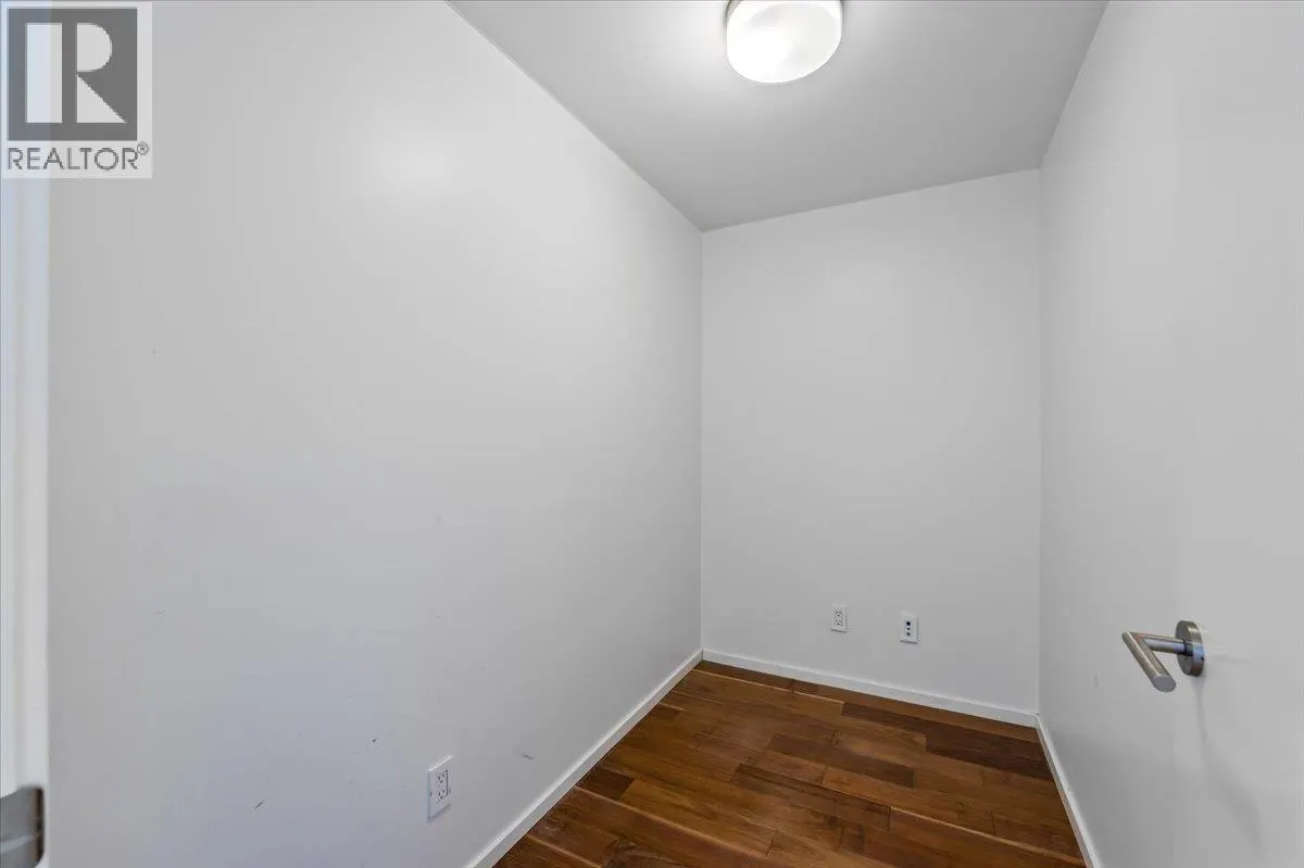 1507 8555 GRANVILLE STREET