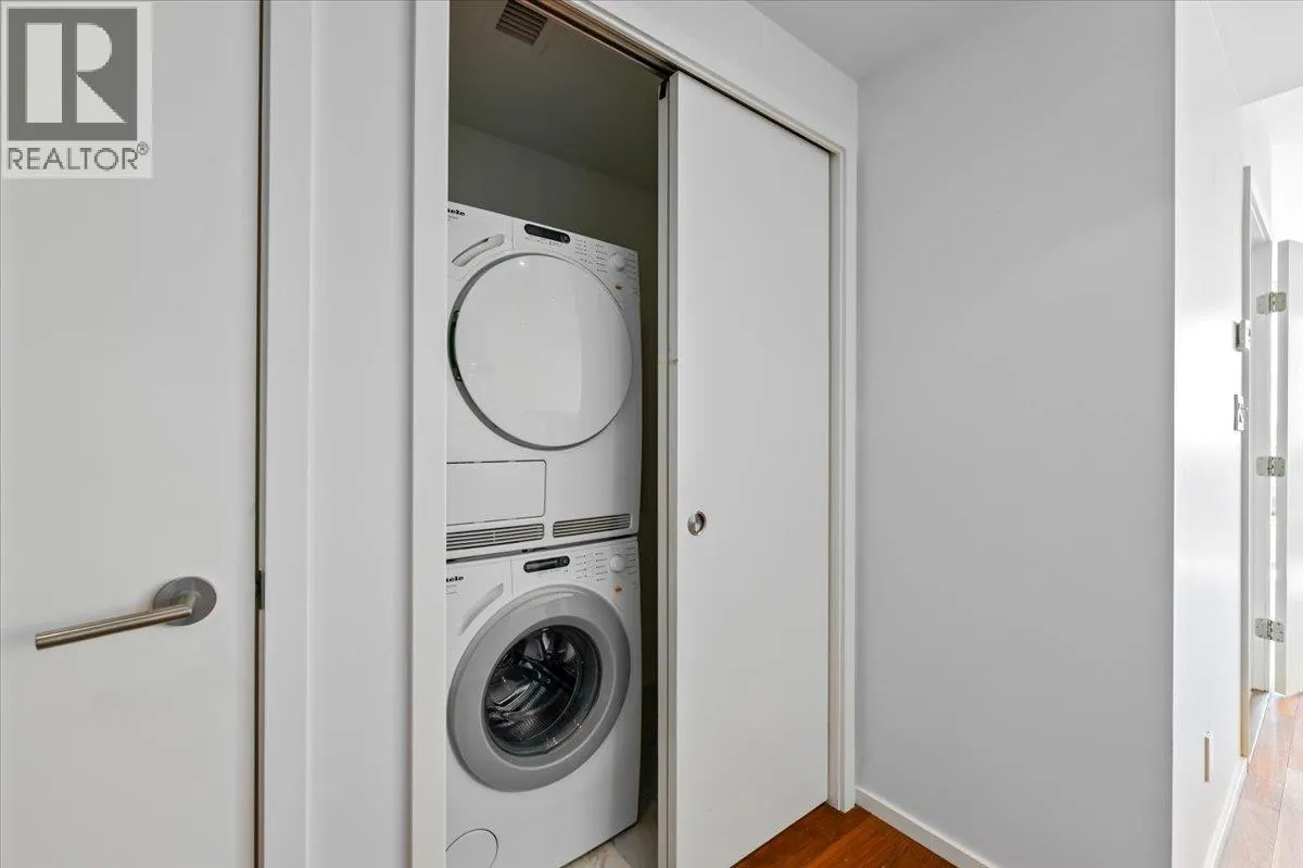 1507 8555 GRANVILLE STREET