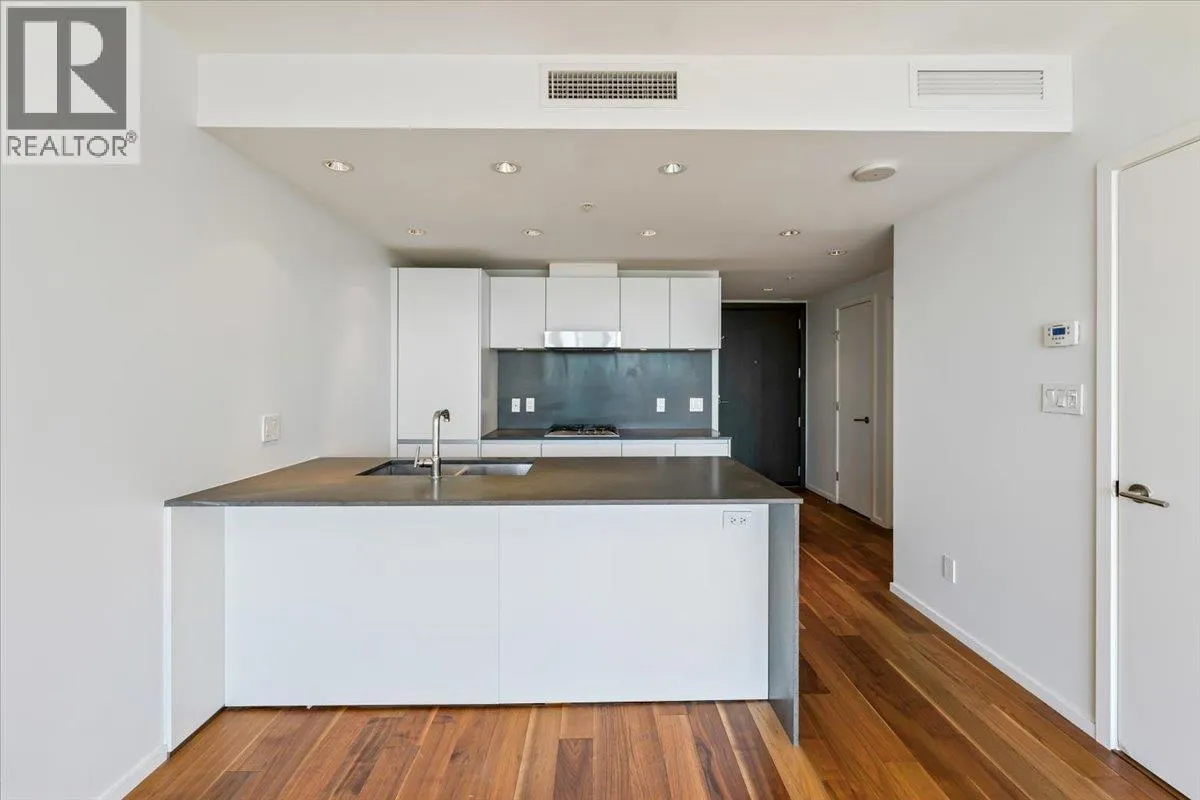 1507 8555 GRANVILLE STREET
