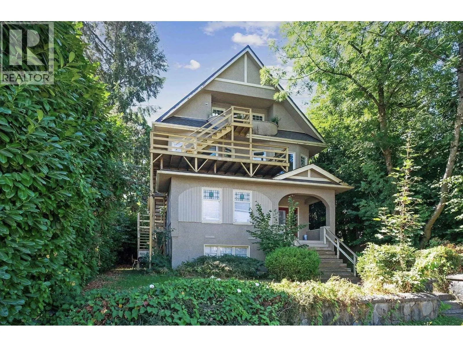 236 W 12TH AVENUE