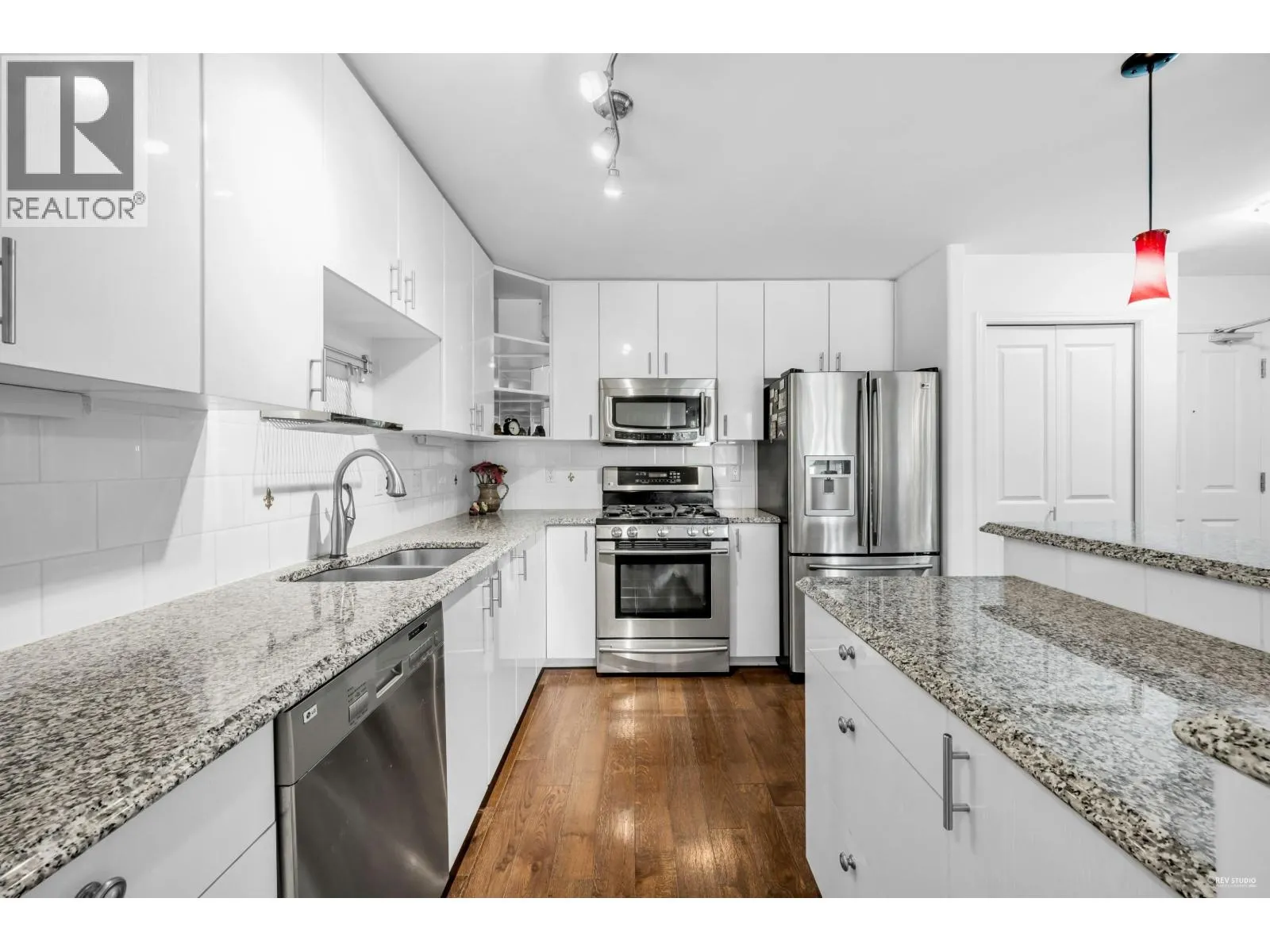 408 7080 ST. ALBANS ROAD