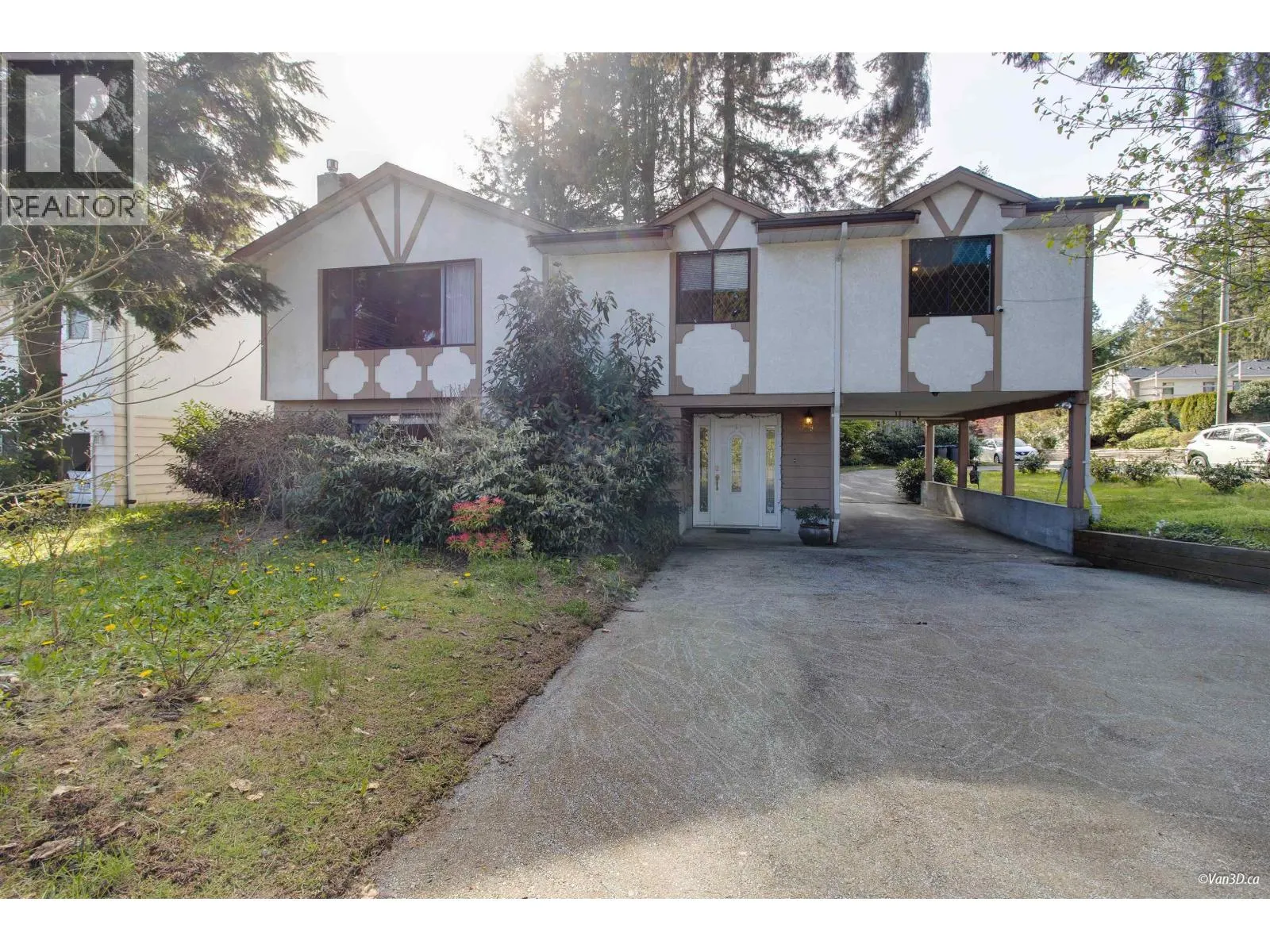 3497 HASTINGS STREET