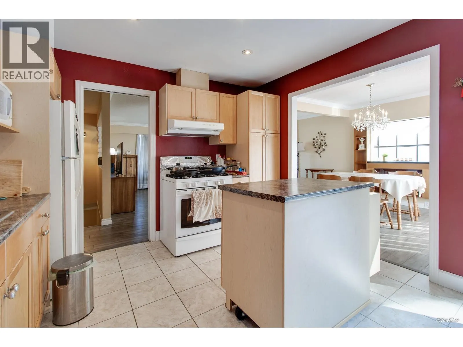 3497 HASTINGS STREET