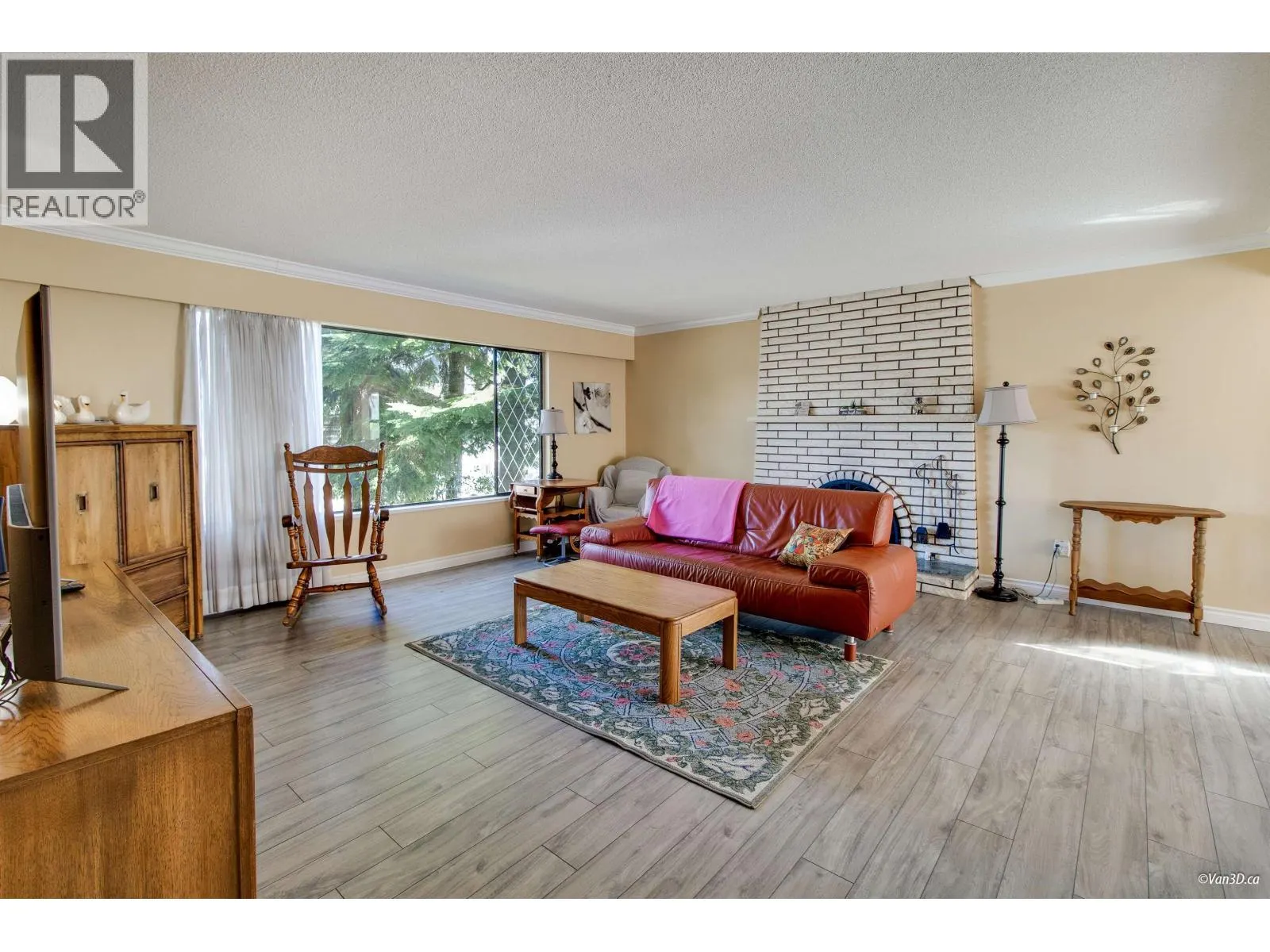 3497 HASTINGS STREET