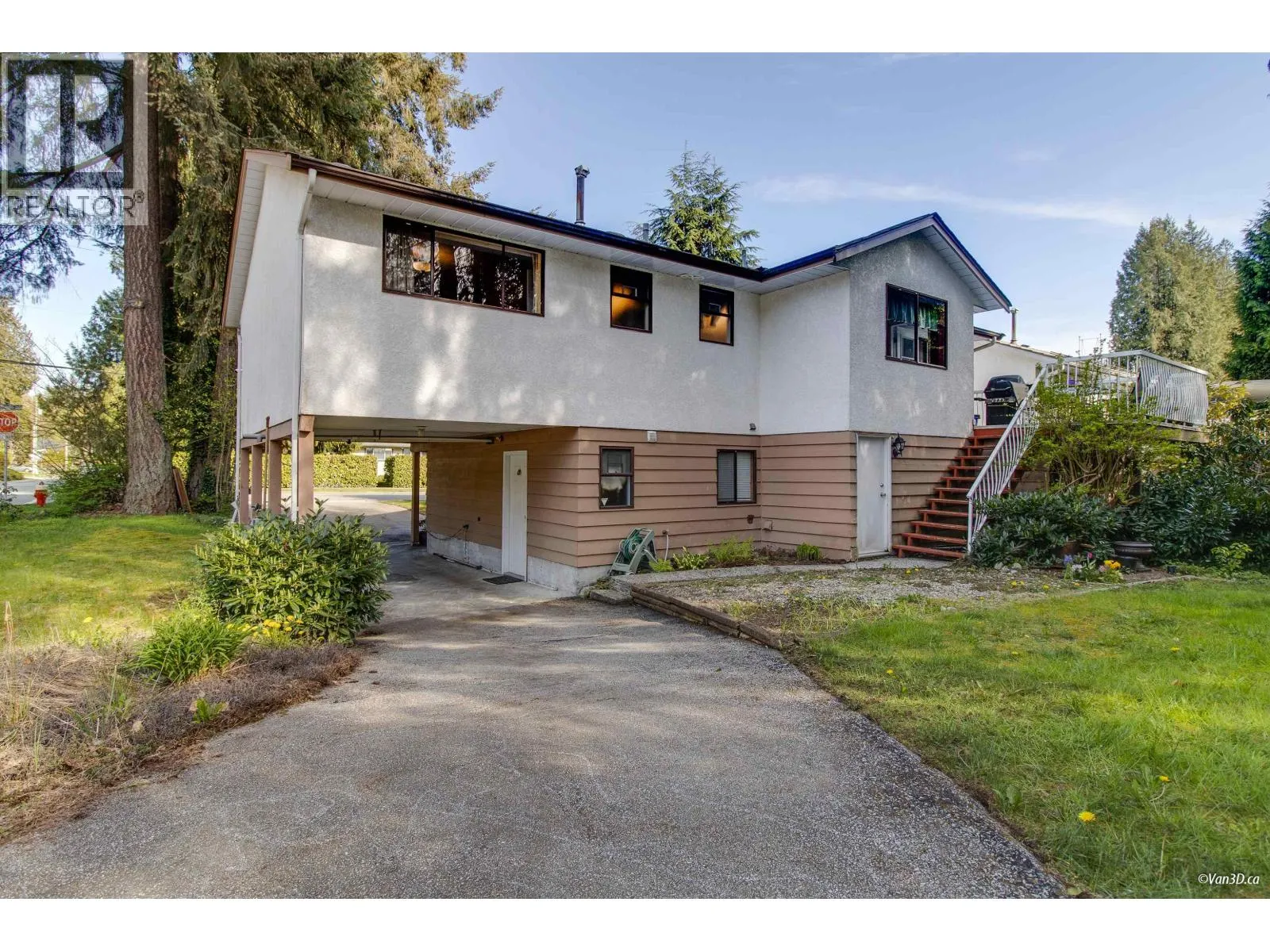 3497 HASTINGS STREET