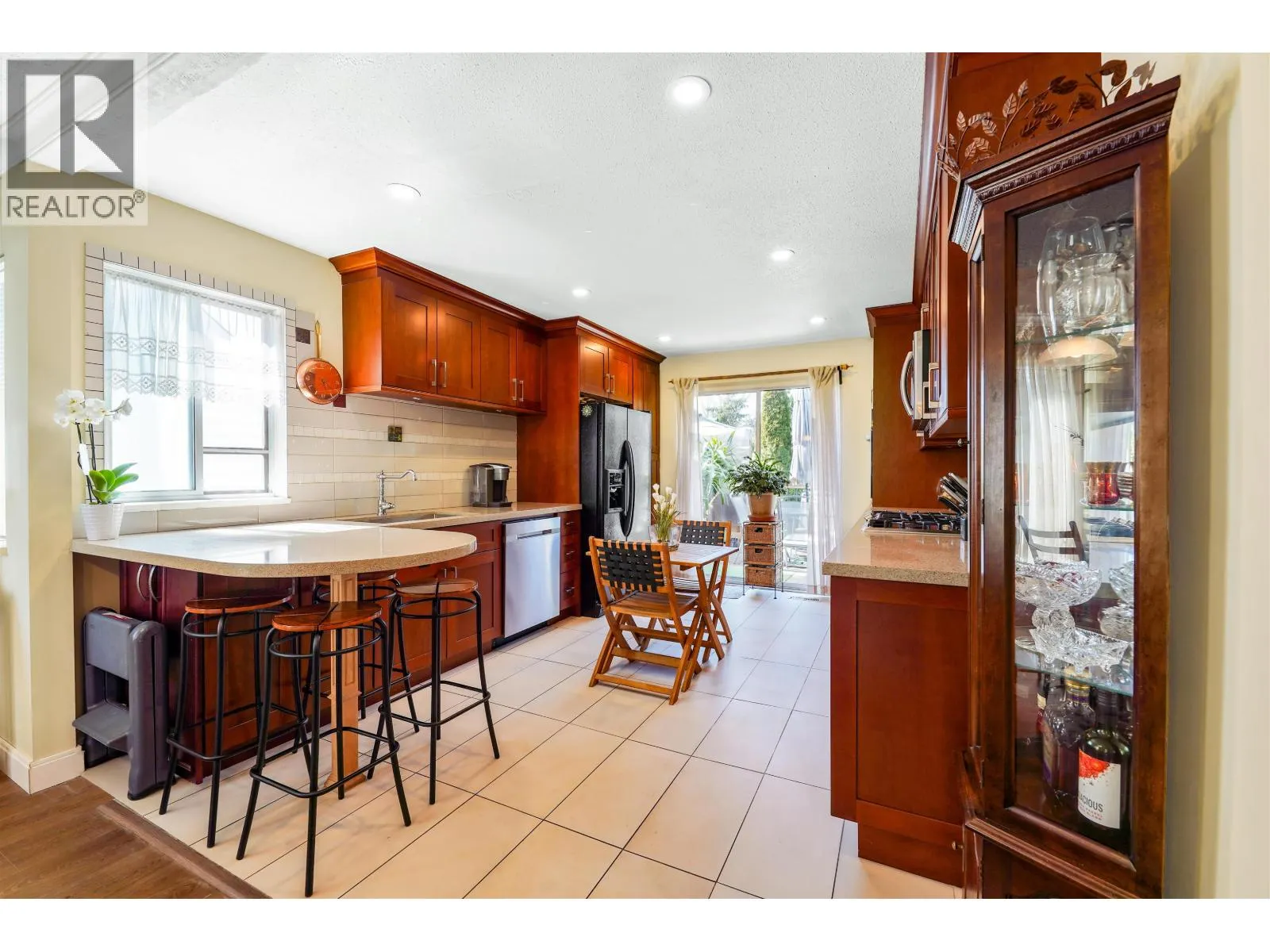 883 NAIRN COURT