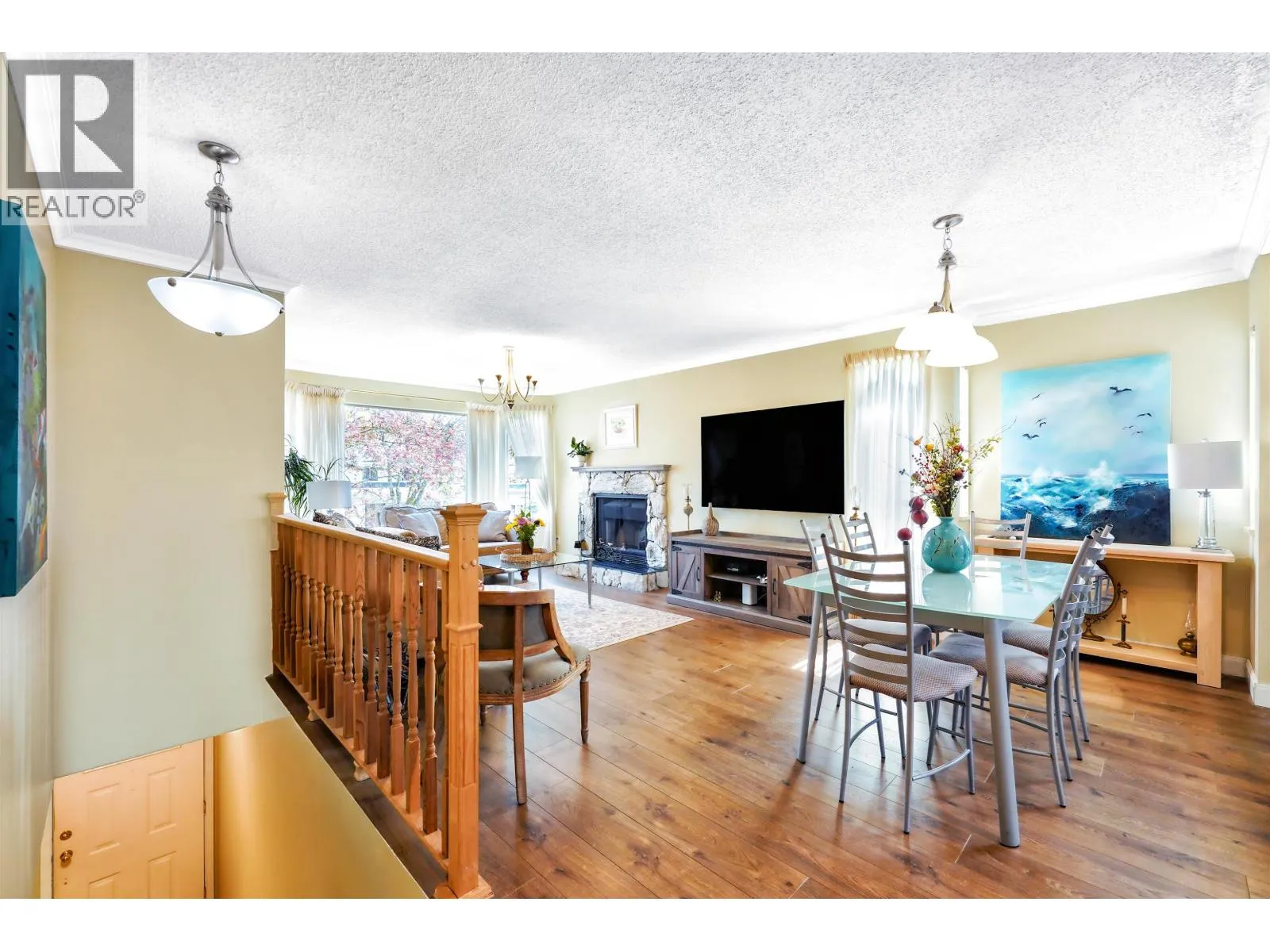 883 NAIRN COURT