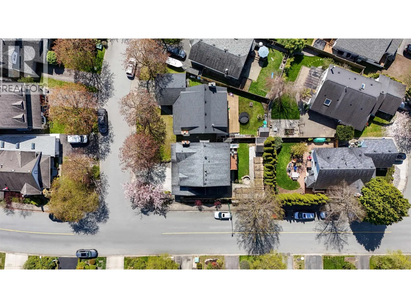 883 NAIRN COURT