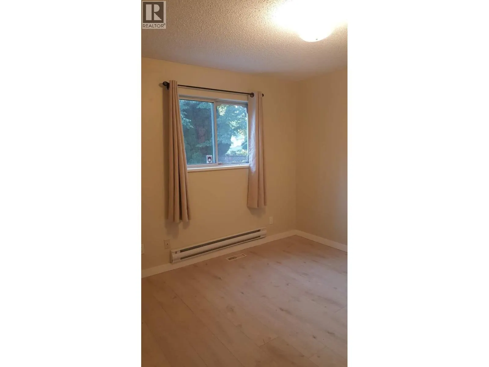 883 NAIRN COURT