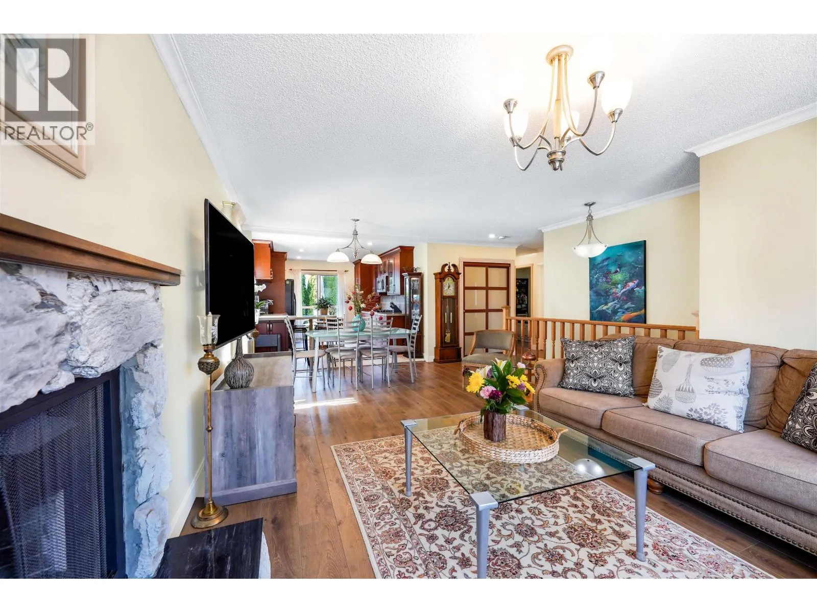 883 NAIRN COURT