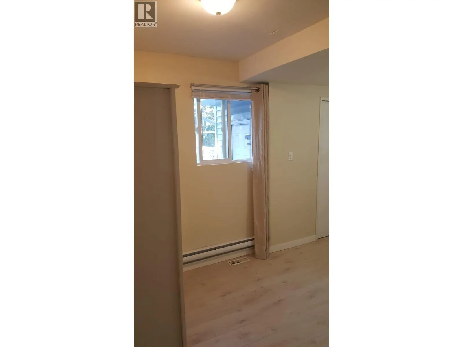 883 NAIRN COURT