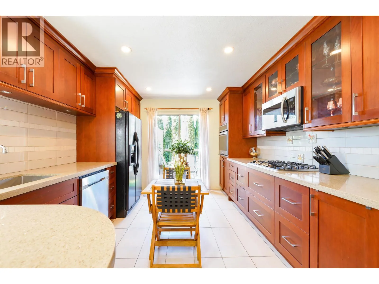 883 NAIRN COURT