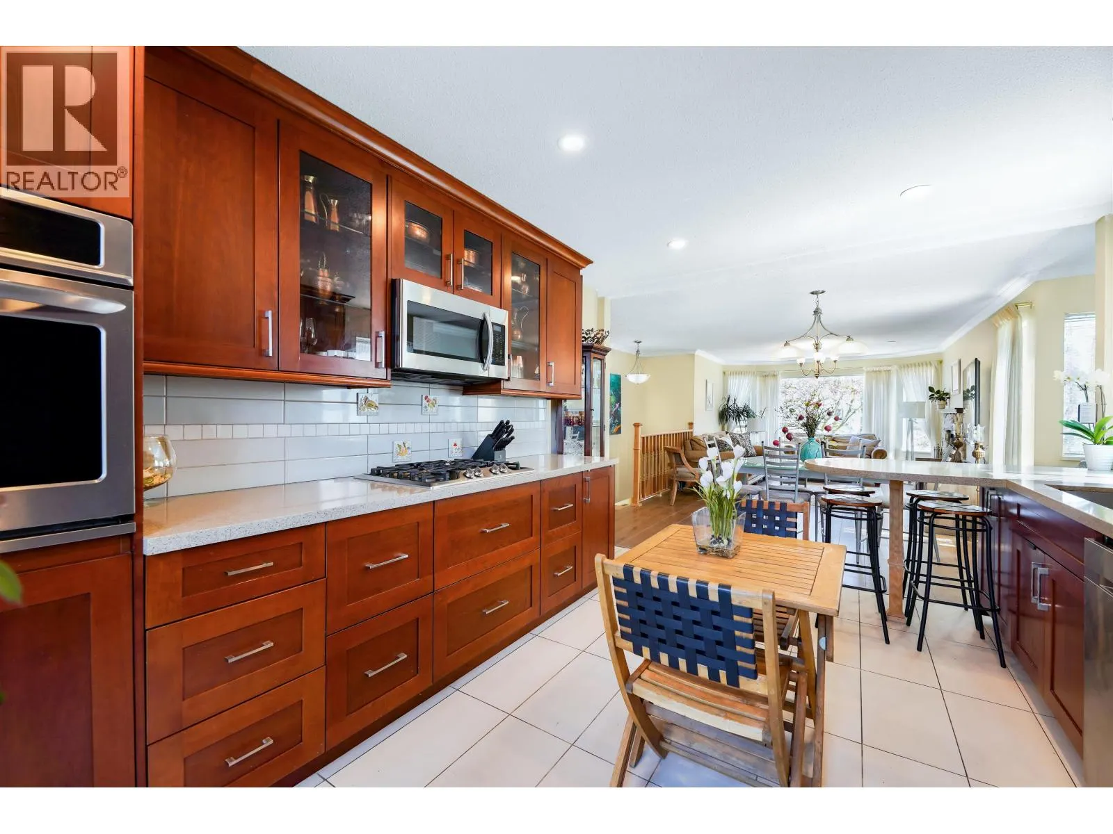 883 NAIRN COURT