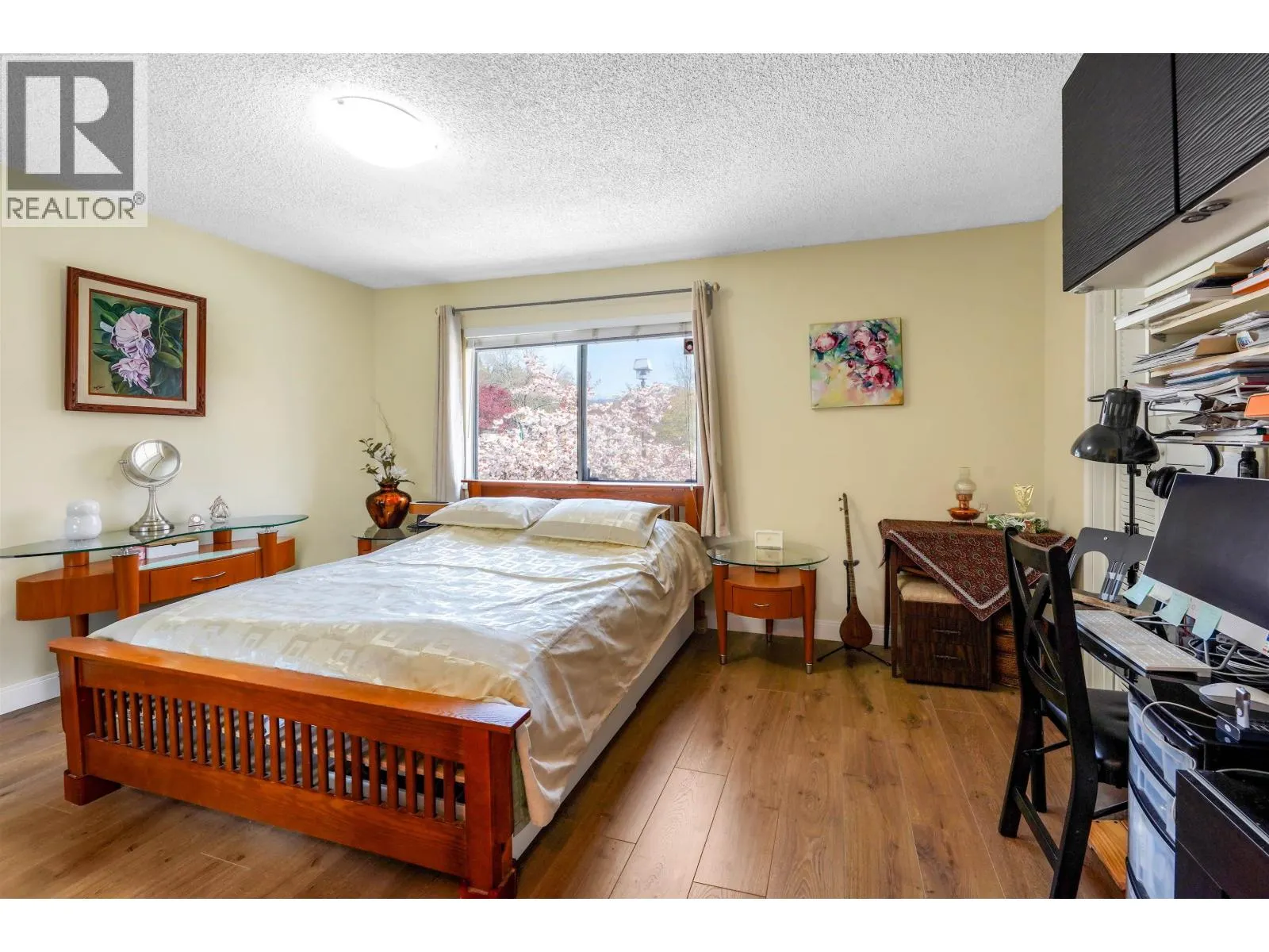 883 NAIRN COURT