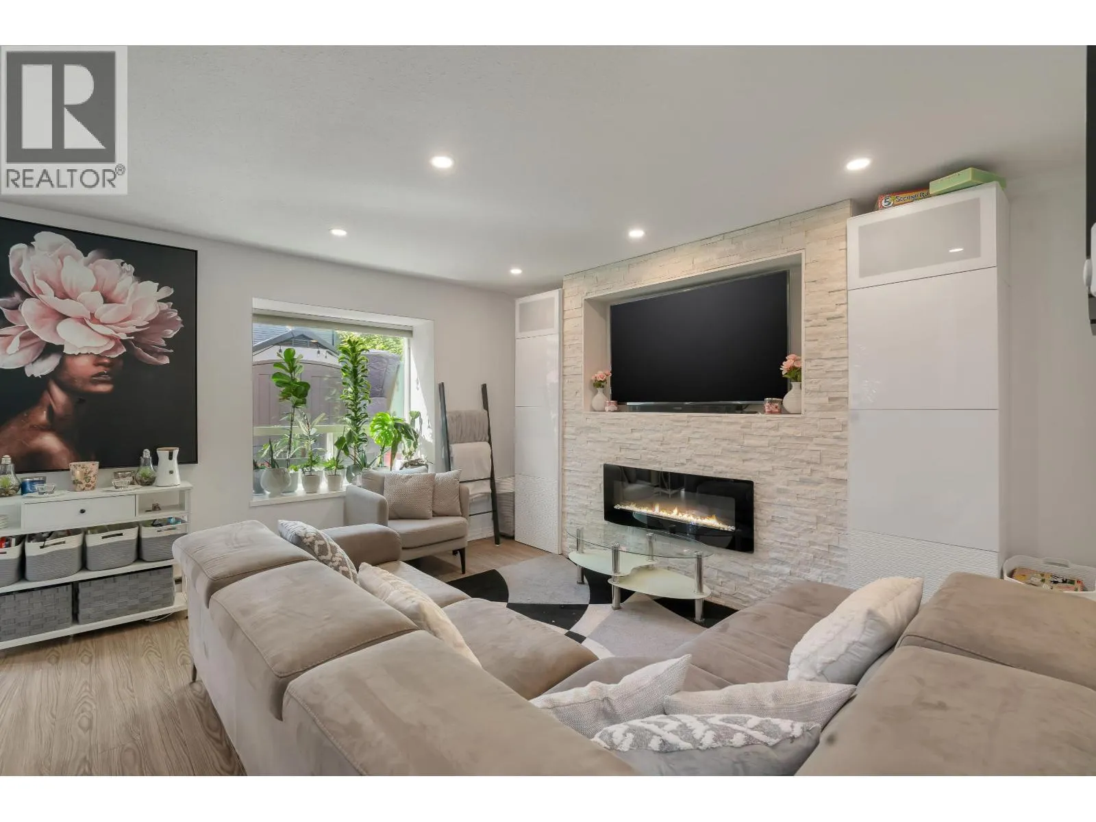 16 20630 118 AVENUE