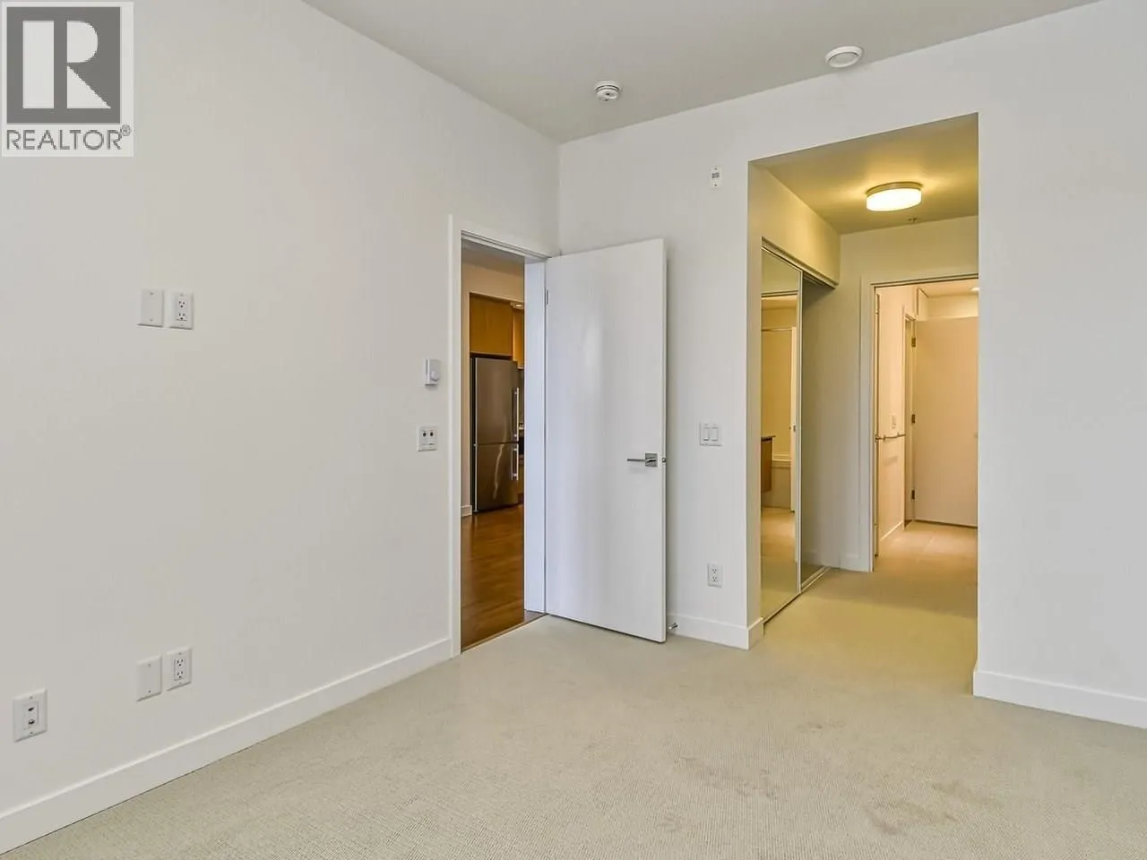 503 516 FOSTER AVENUE