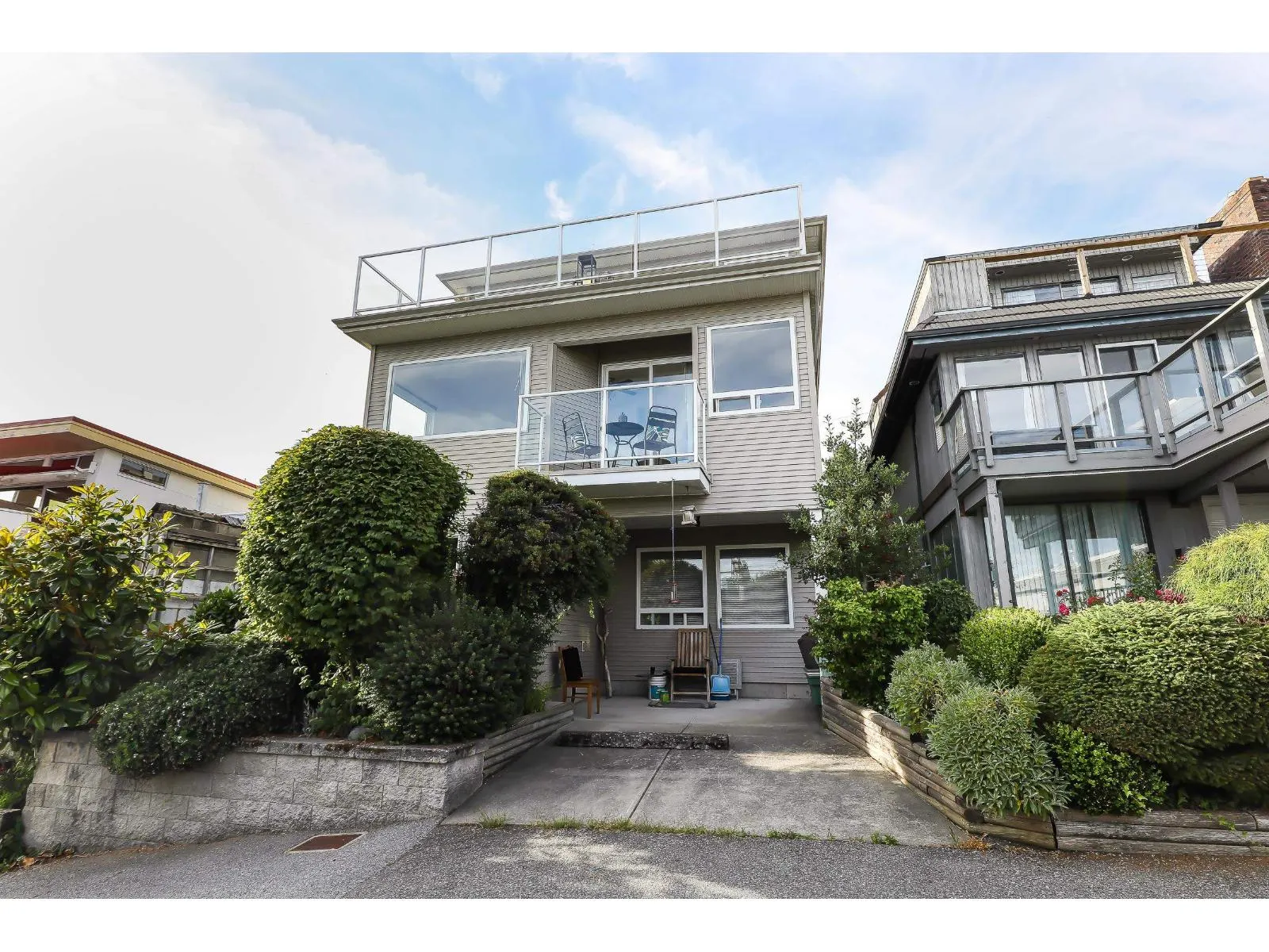 15062 ROYAL AVENUE