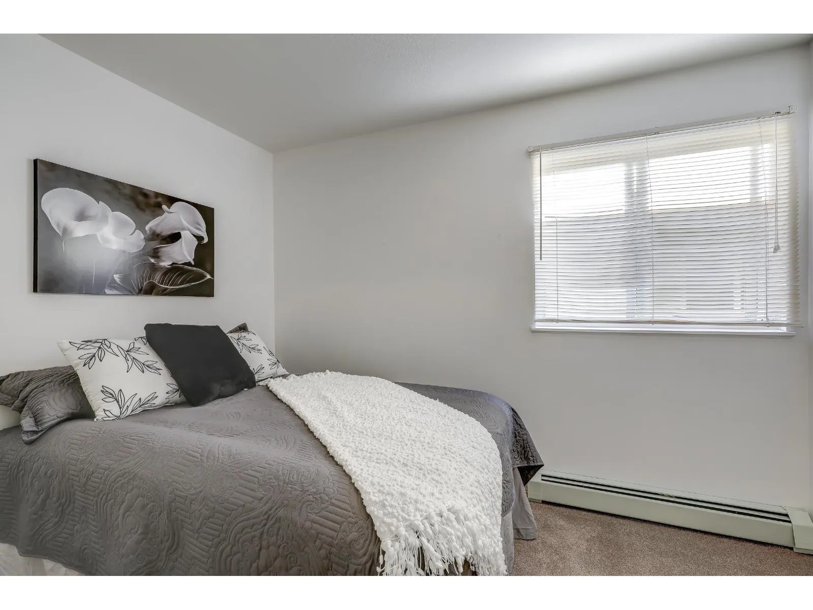 15062 ROYAL AVENUE