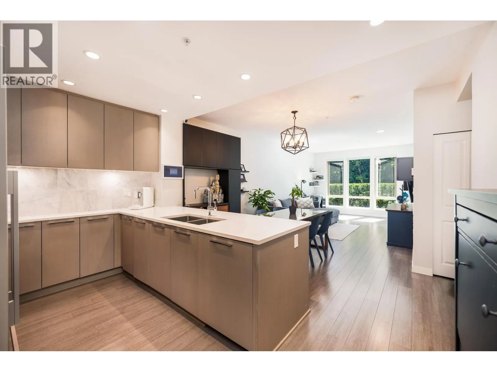 109 2632 LIBRARY LANE