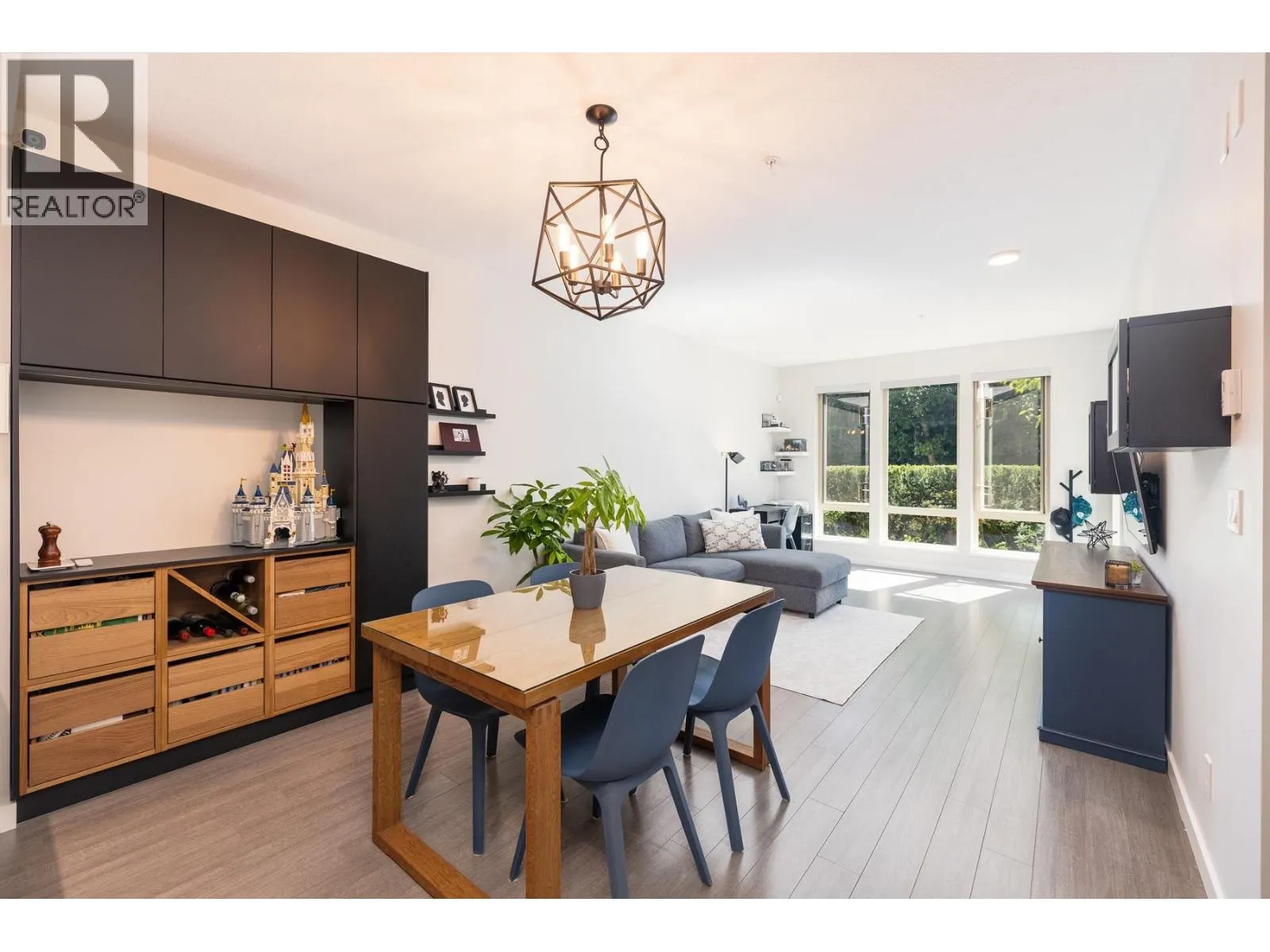 109 2632 LIBRARY LANE